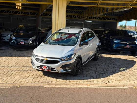 CHEVROLET ONIX 1.4 MPFI ACTIV 8V FLEX 4P AUTOMÁTICO